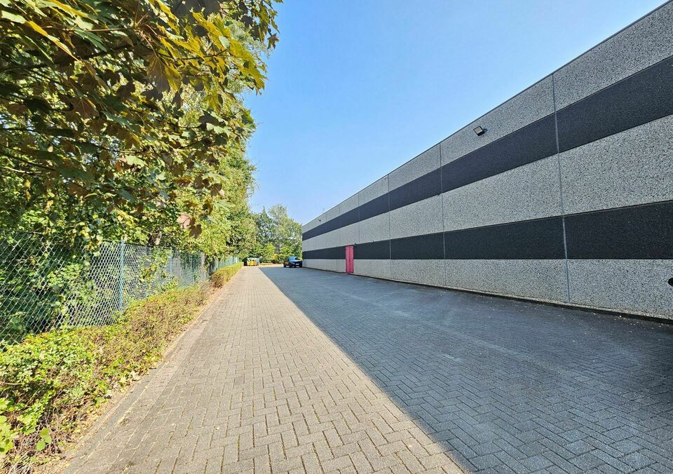 Bedrijfsgebouw te huur in GENK