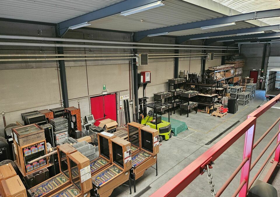 Bedrijfsgebouw te koop in GENK